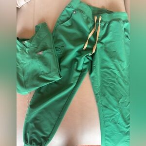 Figs medium scrub top and joggers